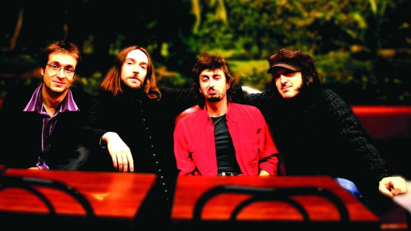 File:Matmatah background.jpg