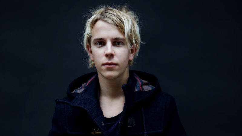 File:Tom Odell background.jpg