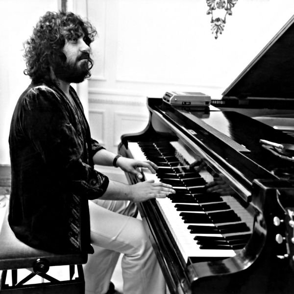 File:Vangelis.jpg