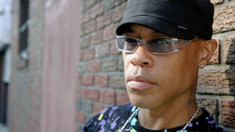 File:Guru background.jpg