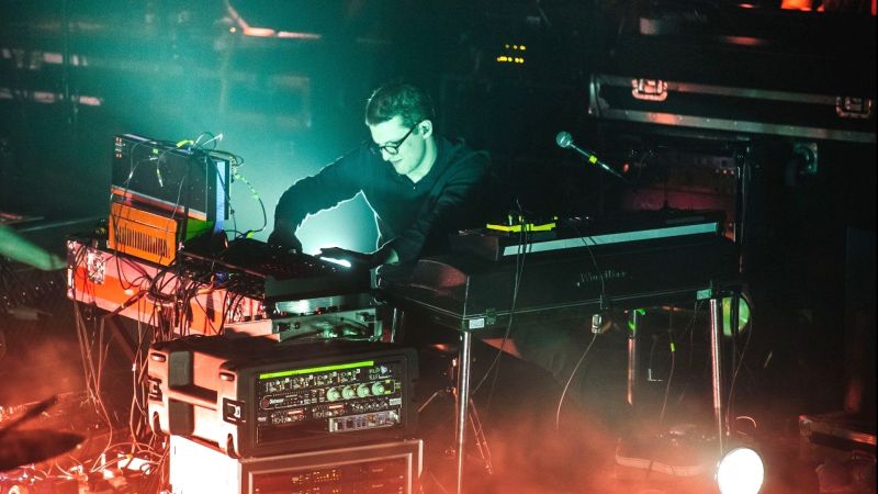 File:Floating Points background.jpg