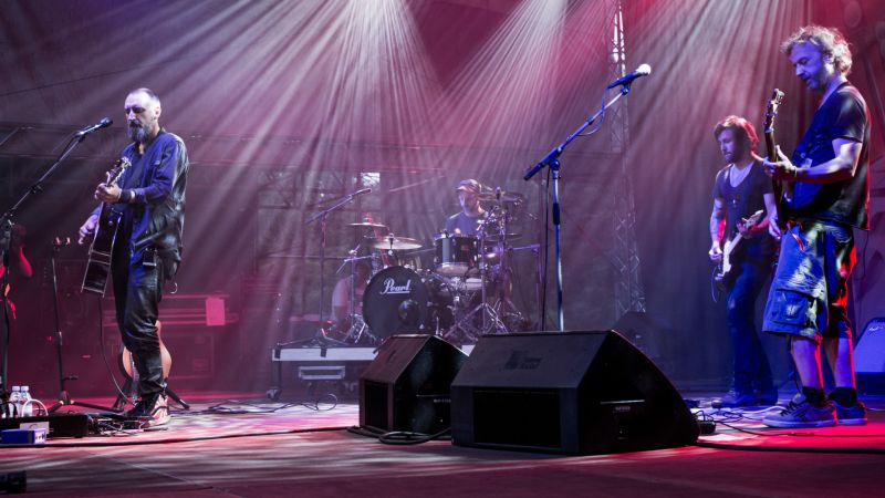 File:Fink background.jpg