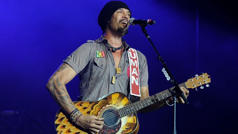 File:Michael Franti background.jpg