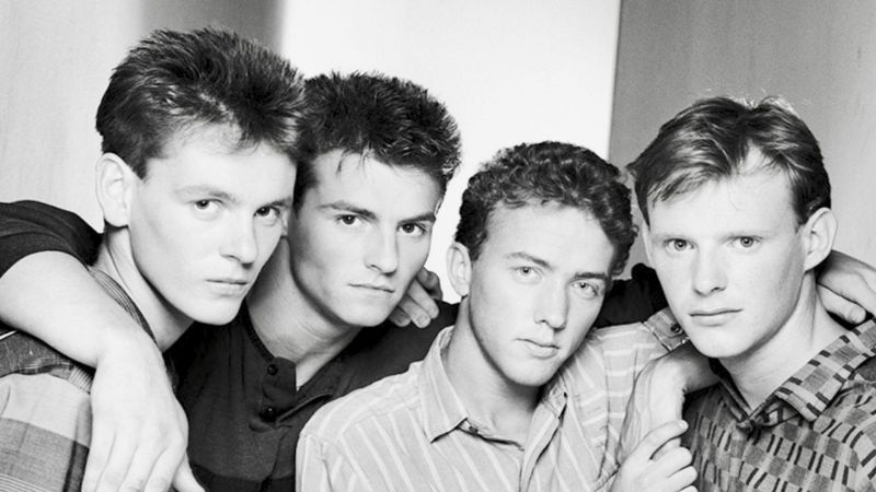 File:Wet Wet Wet background.jpg