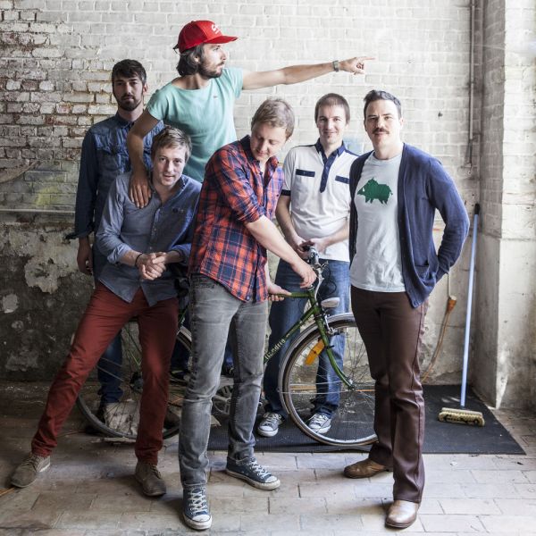 File:Girls In Hawaii.jpg