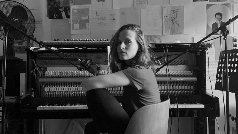 File:Hania Rani background.jpg