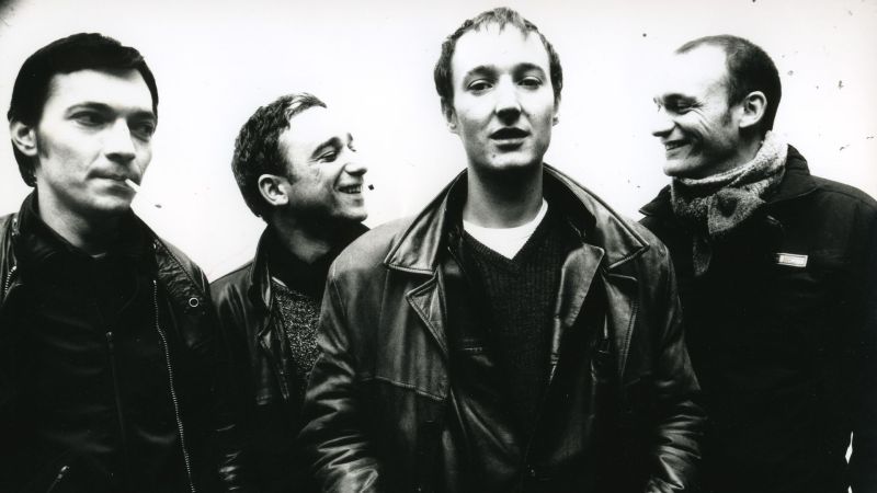 File:Louise Attaque background.jpg