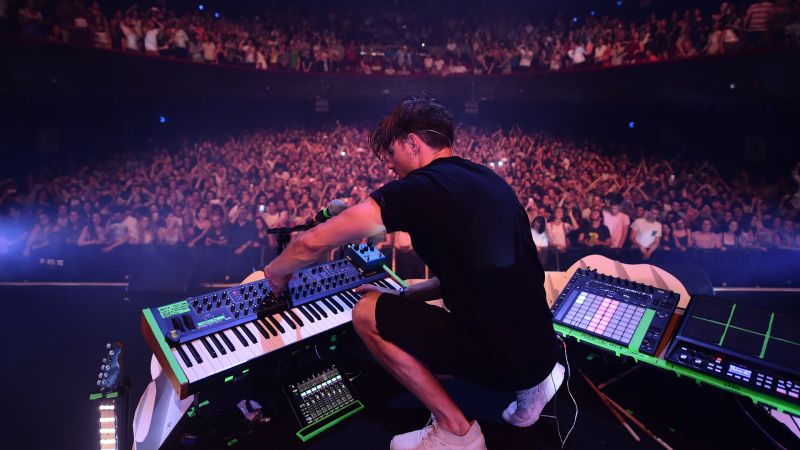 File:Mome background.jpg