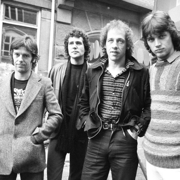 File:Dire Straits.jpg