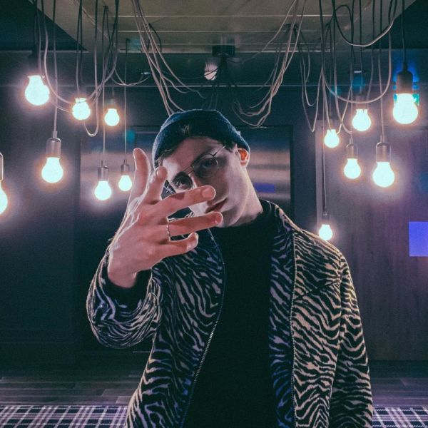 File:Hidden Face.jpg