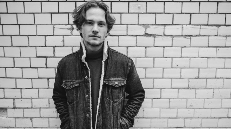 File:David August background.jpg