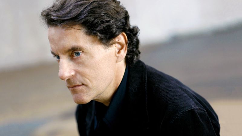 File:Francis Cabrel background.jpg