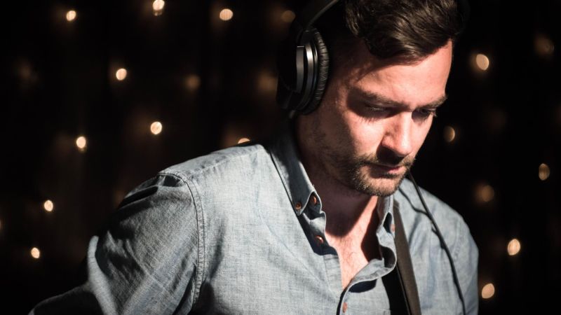 File:Bonobo background.jpg