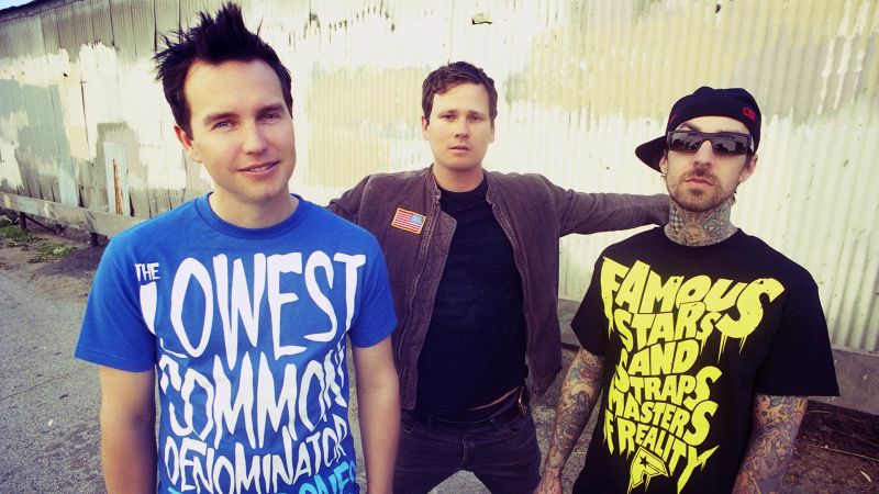 File:Blink-182 background.jpg